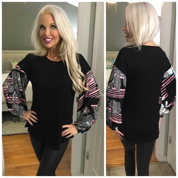 Tops - RESERVED VIP LISTING- Ordering Friday 💕😊